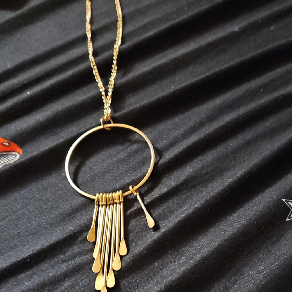 Chic Gold Circle Pendant Necklace